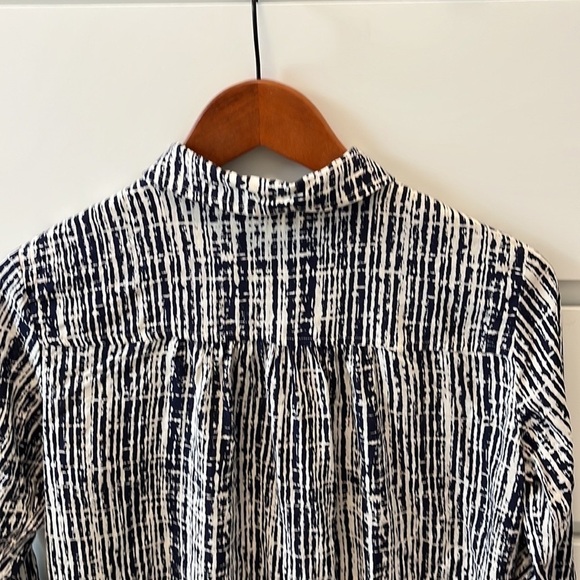Anthropologie Holding Horses 100% Rayon Button Up Blouse Size 2 - Picture 3 of 9